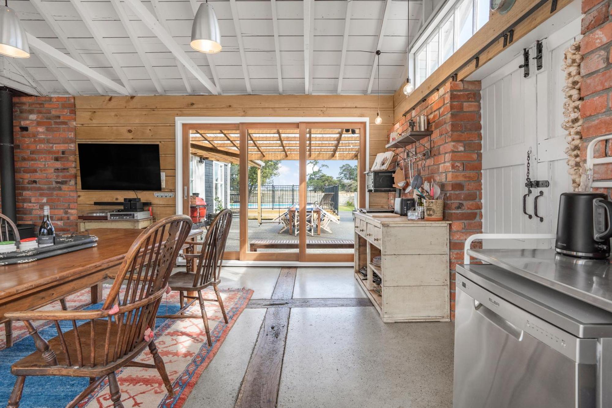 The Longwood Barn Villa Featherston ภายนอก รูปภาพ